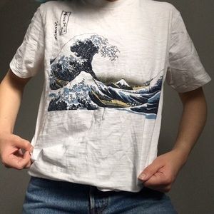 Uniqlo great wave tee